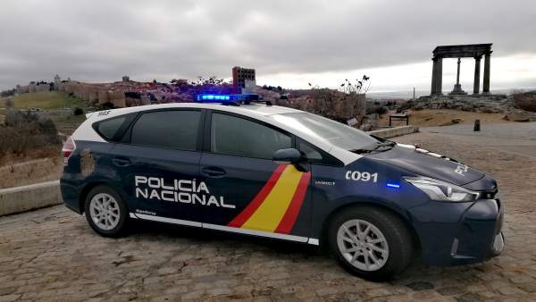 Vehículo híbrido de la Policía Nacional en Ávila Vehículo híbrido de la Policía Nacional en Ávila
