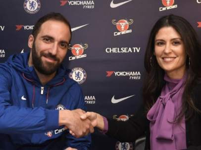 Gonzalo Higuaín, presentado con el Chelsea.