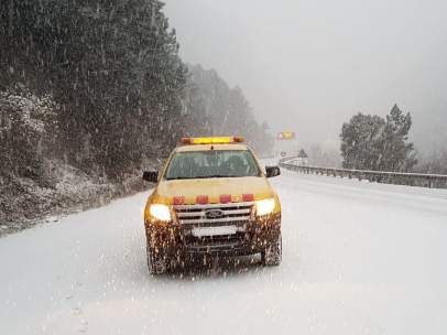 Nevada en una carretera catalana.