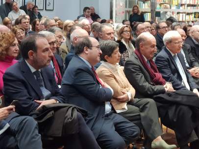 Acto de presentación del libro "Catalanisme, 80 mirades i +" con Ramon Espadaler, Miquel Iceta, Teresa Cunillera, Miquel Roca y José Montilla.