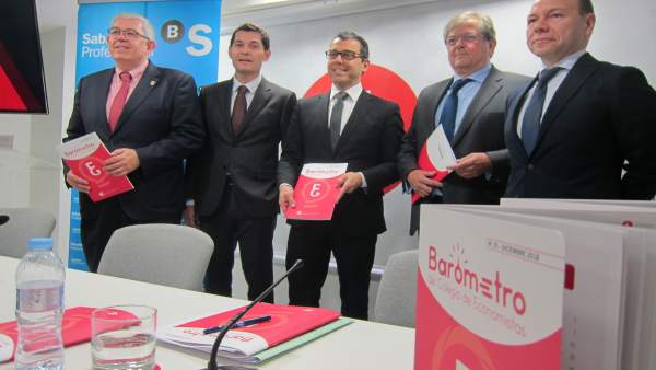 Imagen de la presentación del Barómetro del Colegio de Economistas Imagen de la presentación del Barómetro del Colegio de Economistas