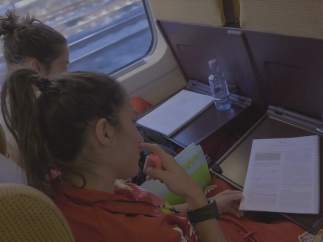 Las jugadoras de la Roja aprovechan los viajes para estudiar