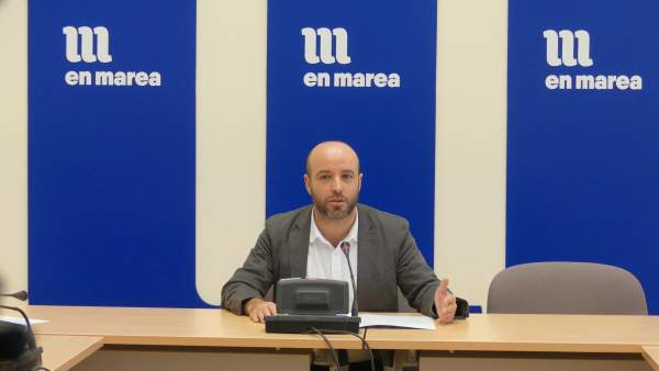 El portavoz de En Marea, Luís Villares, en la rueda de prensa El portavoz de En Marea, Luís Villares, en la rueda de prensa