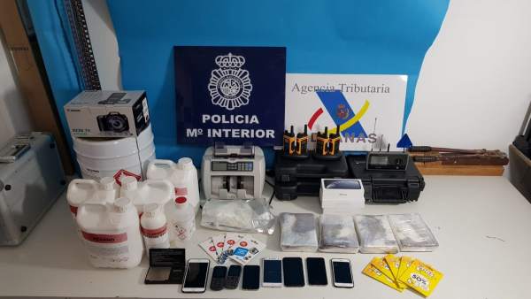 Tres detenidos en un operativo contra el narcotráfico en Arousa. Tres detenidos en un operativo contra el narcotráfico en Arousa.