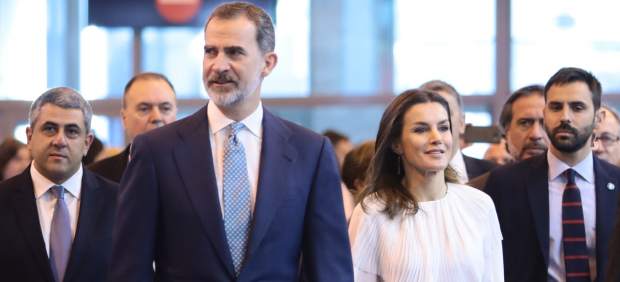 Los Reyes durante su visita en la primera jornada de 'Fitur 2019'