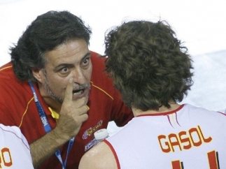 Pepu Hernández, junto a Pau Gasol