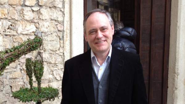 Antoni Ferrando analitza i reivindica la tasca de Pompeu Fabra, Moll i Sanchis Guarner en el seu nou llibre Antoni Ferrando analitza i reivindica la tasca de Pompeu Fabra, Moll i Sanchis Guarner en el seu nou llibre