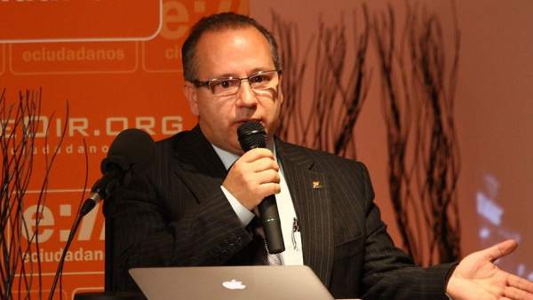 Francisco José Alcaraz, nuevo senador por Vox. Francisco José Alcaraz, nuevo senador por Vox.