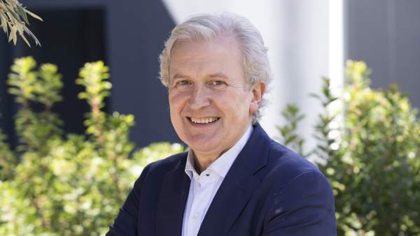 Emilio del Río descubre las claves de su libro. Emilio del Río descubre las claves de su libro.