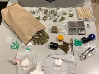 Droga incautada a un abuelo y su nieto en Martorell (Barcelona).
