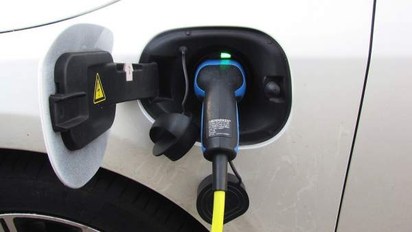Cinco razones para elegir un coche híbrido enchufable Cinco razones para elegir un coche híbrido enchufable