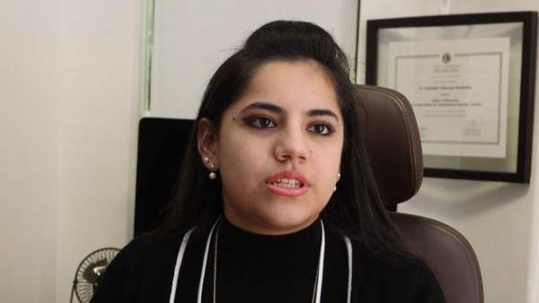 Dafne Almazán, primera menor en ingresar en Harvar en 100 años. Dafne Almazán, primera menor en ingresar en Harvar en 100 años.