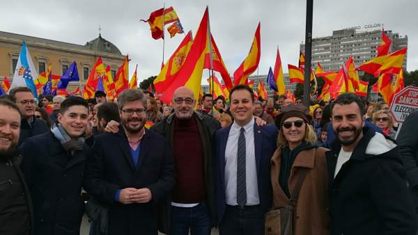 Miembros de Cs Cantabria en la manifestación de Madrid Miembros de Cs Cantabria en la manifestación de Madrid