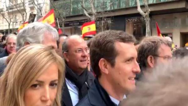 Monago, junto a Casado, en la concentración en Madrid Monago, junto a Casado, en la concentración en Madrid