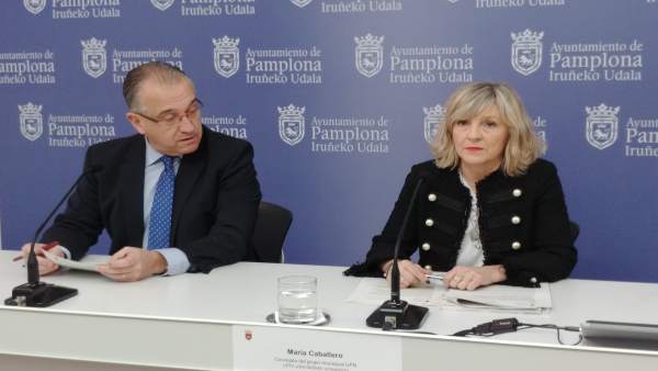 Enrique Maya y María Caballero Enrique Maya y María Caballero