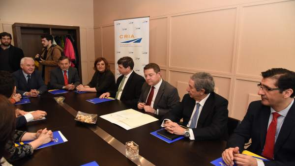 El presidente de C-LM, Emiliano García-Page, en la firma del acuerdo entre CRIA El presidente de C-LM, Emiliano García-Page, en la firma del acuerdo entre CRIA