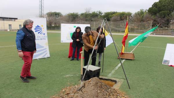 Colocación de primera piedra para la reforma del polideportivo Alcalde Fernando Colocación de primera piedra para la reforma del polideportivo Alcalde Fernando