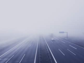 Cinco claves para conducir con niebla
