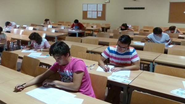 Exámenes, alumnos, estudiantes, selectividad, prueba, universitarios Exámenes, alumnos, estudiantes, selectividad, prueba, universitarios
