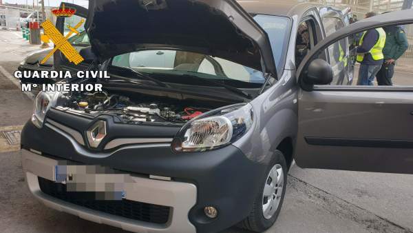 Vehículo sustraído recuperado en el Puerto de Almería Vehículo sustraído recuperado en el Puerto de Almería