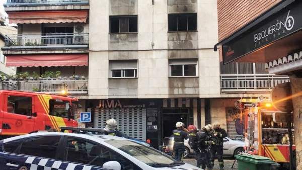 Dispositivo para la extinción de un incendio en la plaza del Boquerón Dispositivo para la extinción de un incendio en la plaza del Boquerón