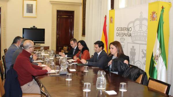 Reunión de la Mesa del Aeropuerto Reunión de la Mesa del Aeropuerto
