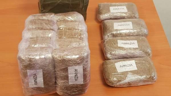 Imagen de los paquetes de hachís intervenidos Imagen de los paquetes de hachís intervenidos