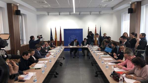 El delegado del Gobierno, Diego Conesa, preside la comisión social de seguimient El delegado del Gobierno, Diego Conesa, preside la comisión social de seguimient