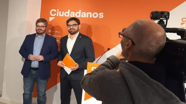 Ubis ha estado arropado por el secretario nacional de organización de Ciudadanos Ubis ha estado arropado por el secretario nacional de organización de Ciudadanos