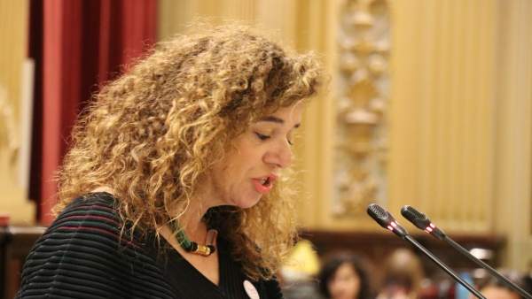Pilar Costa durante el pleno Pilar Costa durante el pleno