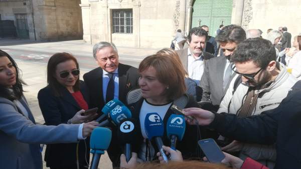 Bonig atiende a los medios en Alicante Bonig atiende a los medios en Alicante