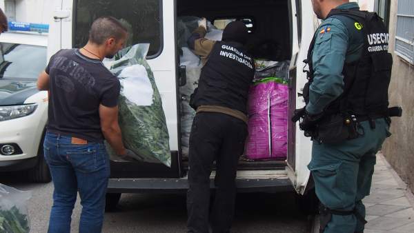 Operación antidroga en Pinos Puente Operación antidroga en Pinos Puente