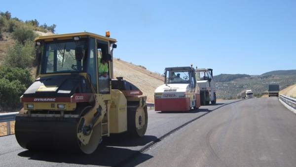 Trabajos de arreglo de carretera en la provincia de Granada Trabajos de arreglo de carretera en la provincia de Granada