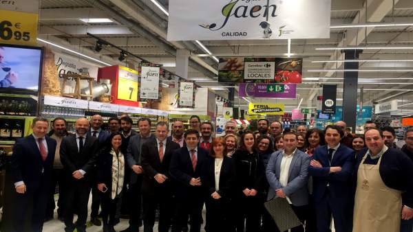 Inicio de la campaña de productos Degusta Jaén en centros Carrefour. Inicio de la campaña de productos Degusta Jaén en centros Carrefour.