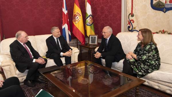 Ceniceros con el embajador de Reino Unido en España Ceniceros con el embajador de Reino Unido en España
