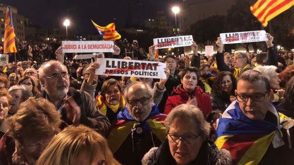 Concentración en la plaza Catalunya contra el juicio del 'procés'. Concentración en la plaza Catalunya contra el juicio del 'procés'.