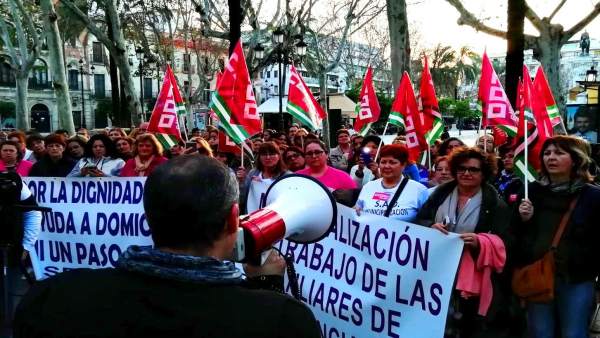 Concentración de las trabajadoras Concentración de las trabajadoras