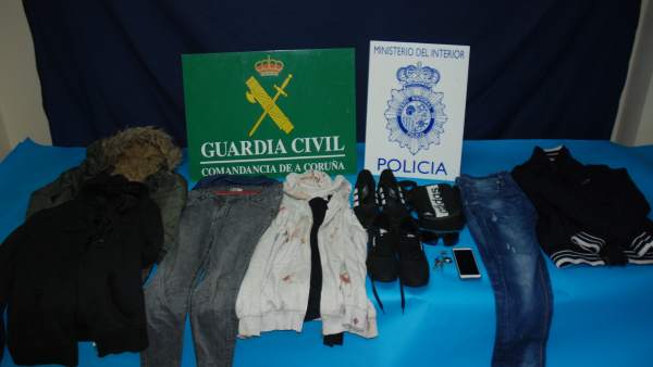 Detenido un hombre por varios atracos ocurridos en la provincia de A Coruña . Detenido un hombre por varios atracos ocurridos en la provincia de A Coruña .