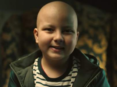Álvaro, el protagonista de la campaña "Te mereces un aplauso" para el Dia del Cáncer infantil.