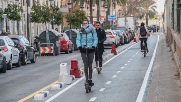 València obri el nou eix ciclista que discorre pels carrers d’Alacant i de Gibraltar València obri el nou eix ciclista que discorre pels carrers d’Alacant i de Gibraltar