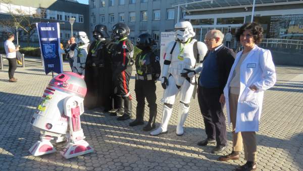 Personajes de Star Wars en el Hospital Donostia Personajes de Star Wars en el Hospital Donostia