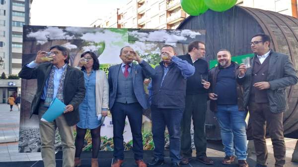 Acto de apoyo en Oviedo a la cultura sidera. Acto de apoyo en Oviedo a la cultura sidera.