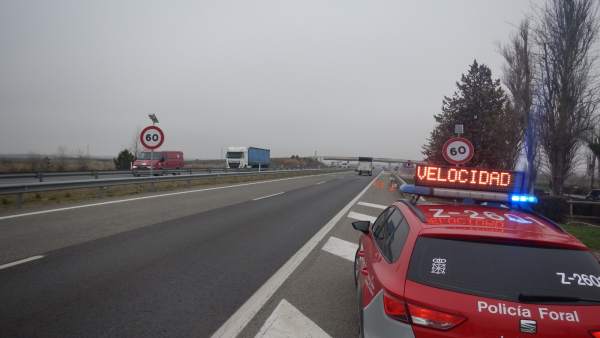 Control de velocidad señalizado de la Policía Foral Control de velocidad señalizado de la Policía Foral