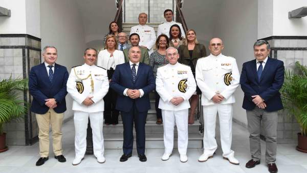 El almirante general Teodoro López Calderón y el alcalde de Algeciras El almirante general Teodoro López Calderón y el alcalde de Algeciras