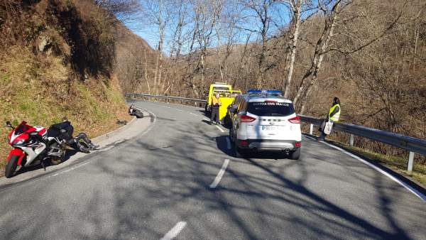 Un motorista francés herido en un accidente de tráfico en Roncesvalles Un motorista francés herido en un accidente de tráfico en Roncesvalles