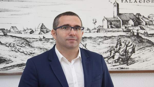 El alcalde de Los Palacios y Villafranca El alcalde de Los Palacios y Villafranca