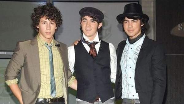 Los Jonas Brothers Los Jonas Brothers