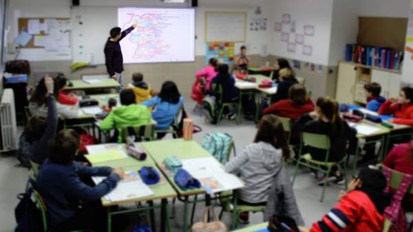 Marzà: "El pròxim curs es recuperaran tots els mestres generalistes de Primària i hi haurà més docents" Marzà: "El pròxim curs es recuperaran tots els mestres generalistes de Primària i hi haurà més docents"