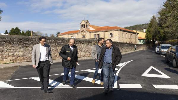 El consejero de Obras Públicas y Vivienda, José María Mazón, visita obras de mej El consejero de Obras Públicas y Vivienda, José María Mazón, visita obras de mej
