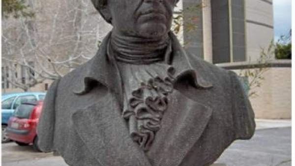 El busto de Balmis, en el campus de Sant Joan d'Alacant. El busto de Balmis, en el campus de Sant Joan d'Alacant.